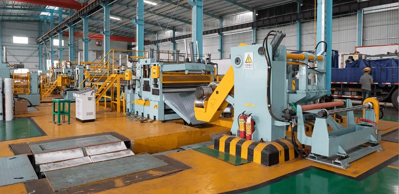 Precyzyjna maszyna do cięcia wzdłużnego metalu – rzeczywiste dane dotyczące wydajności mosiądzu, cynku i stali nierdzewnej